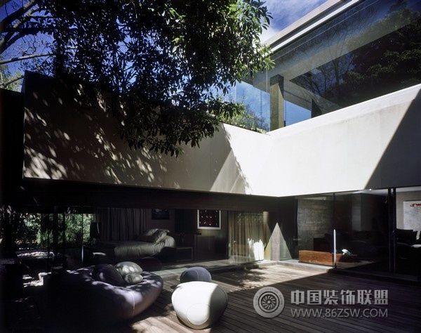 簡(jiǎn)約陽臺(tái)裝修圖片