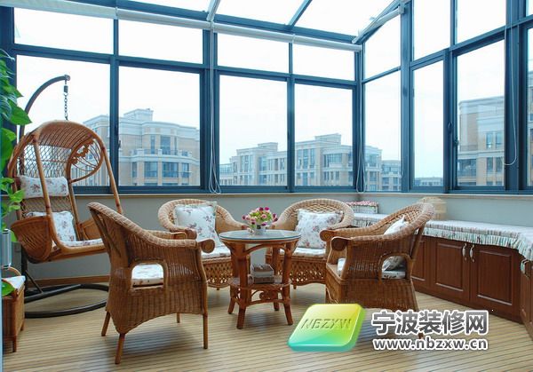 歐式陽(yáng)臺(tái)裝修圖片