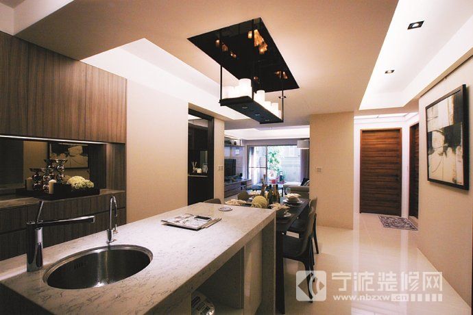 現(xiàn)代廚房裝修圖片