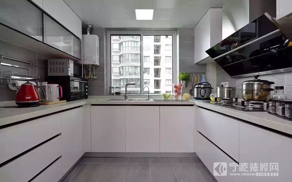 現(xiàn)代廚房裝修圖片